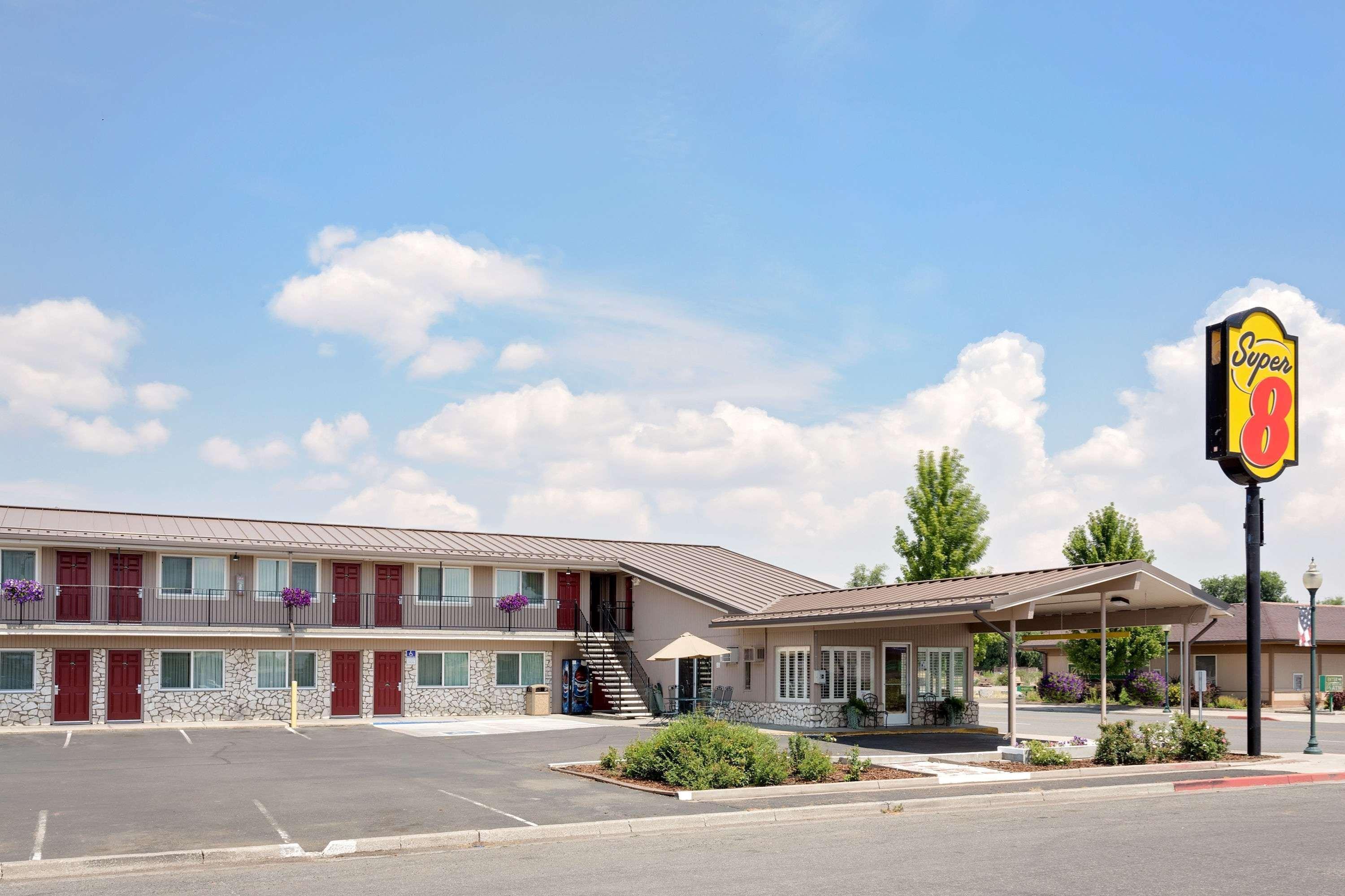 Super 8 By Wyndham Alturas Hotel Kültér fotó