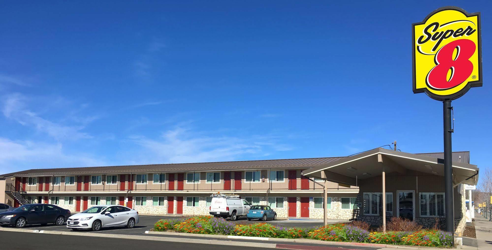 Super 8 By Wyndham Alturas Hotel Kültér fotó
